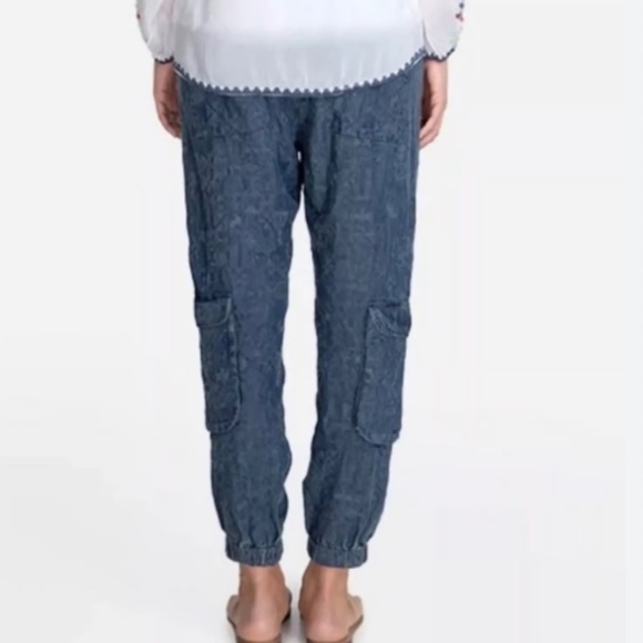 Johnny Was Pace Embroidered Denim Jogger/Cargo Pant Sz S Gently Loved - Picture 7 of 7